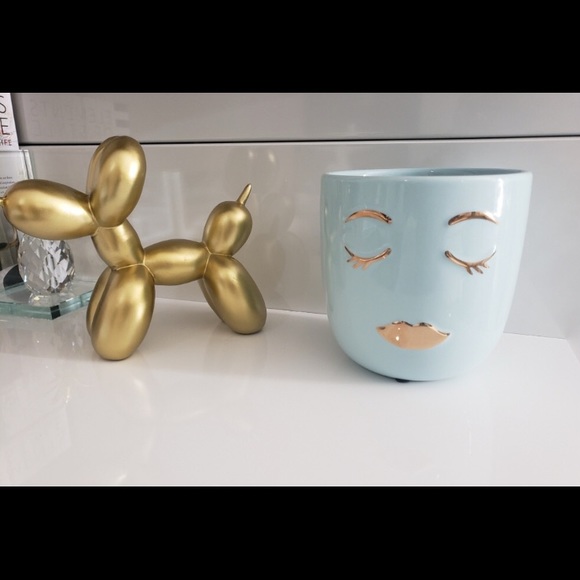 Extra large eyelashes makeup holder decor. - Picture 2 of 4